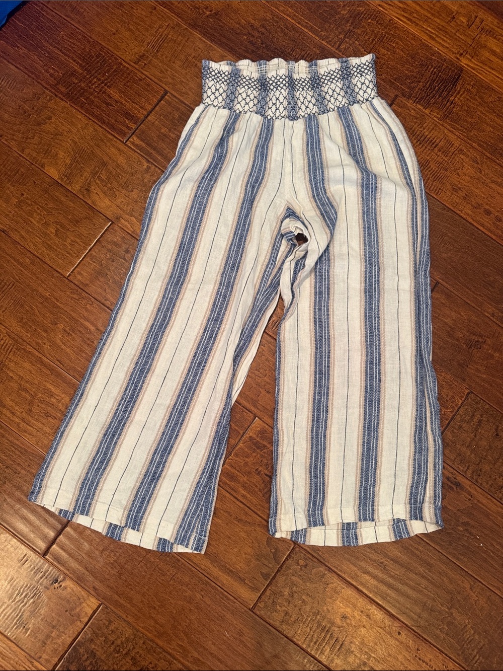 Pull on Capri loose fit pant
